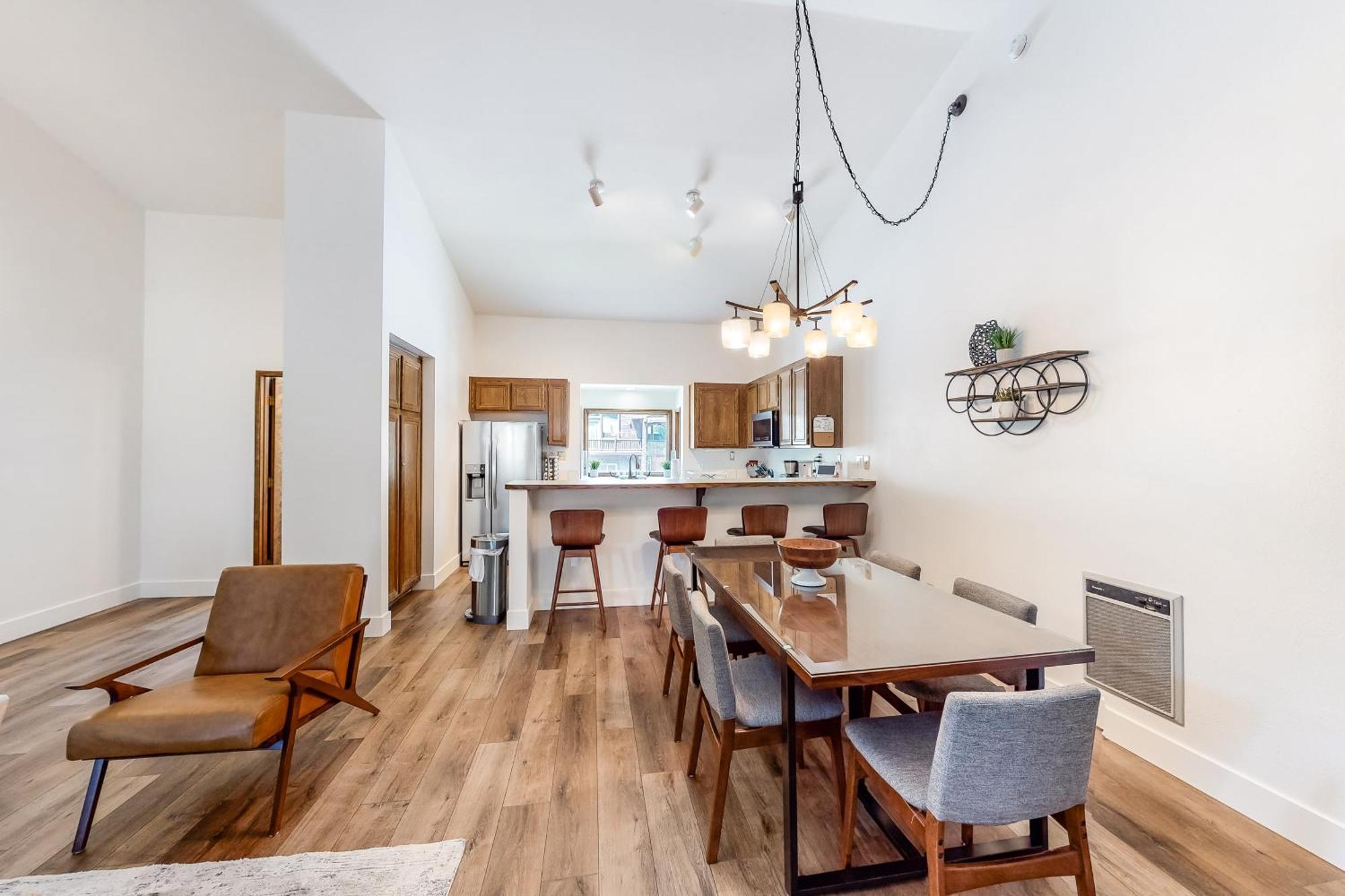 Helios North Apartment *