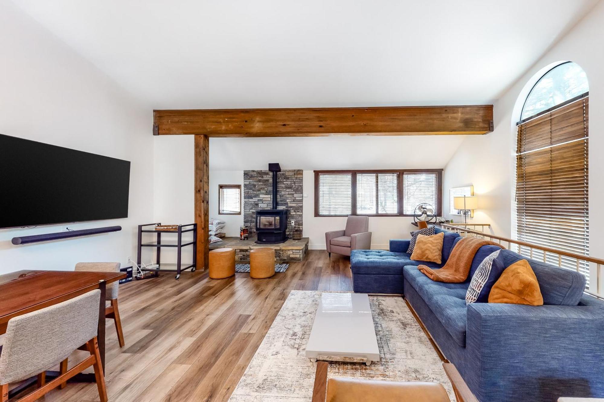 Helios North Apartment *